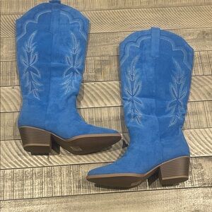 Chic Blue Suede Heeled Boots